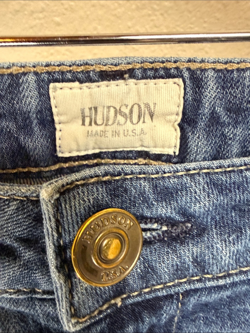 HUDSON Jeans Size 28 - Picture 2 of 6